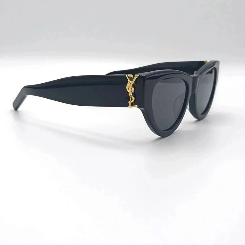 Kakobuy spreadsheet accessories - Black Gold-Tone Accent Cat-Eye Sunglasses product image
