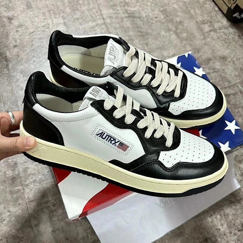 Kakobuy spreadsheet Autry shoes - Autry Medalist Black and White Low-Top Sneakers product image