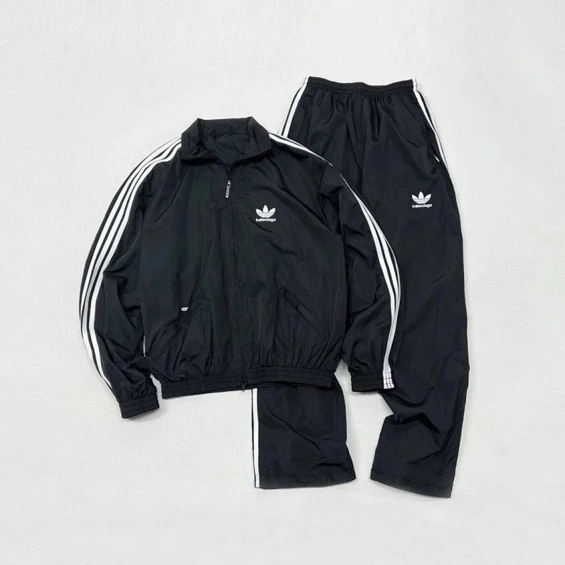 Kakobuy spreadsheet Balenciaga tracksuits and sets - Balenciaga Black with White Stripes Tracksuit and Hoodie Set product image