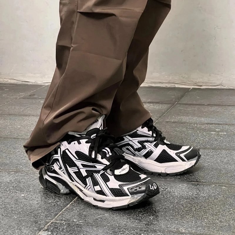 Kakobuy spreadsheet Balenciaga shoes - Balenciaga Runner Mesh Panelled Sneakers product image