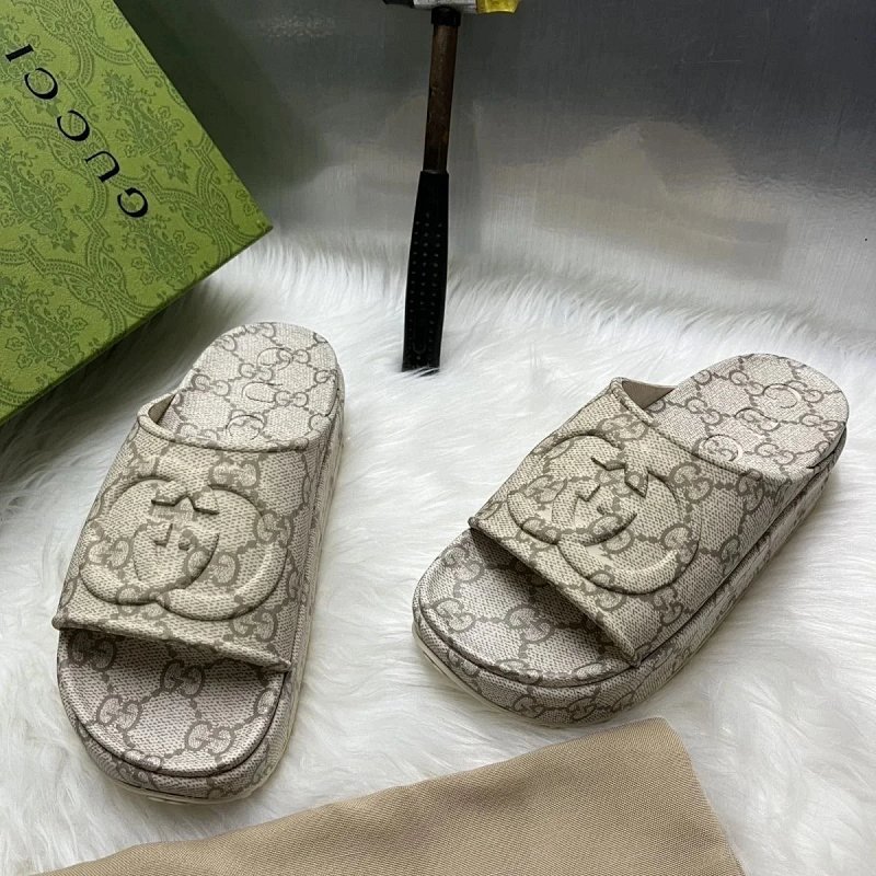 Kakobuy spreadsheet Gucci accessories - Gucci GG Supreme Beige Monogram Platform Slides product image