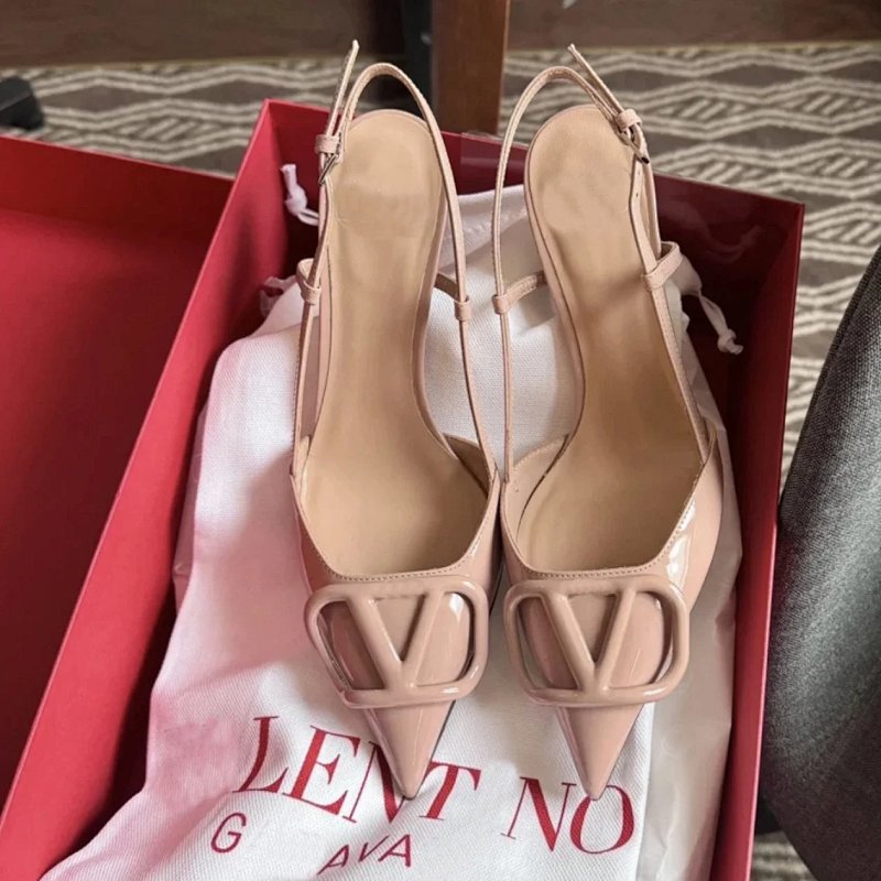 Kakobuy spreadsheet accessories - Patent Leather Pointed Toe V-Logo Slingback Pumps product image