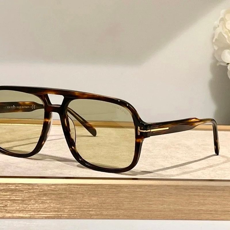 Kakobuy spreadsheet Tom Ford accessories - Tom Ford Double-Bridge Navigator Sunglasses product image
